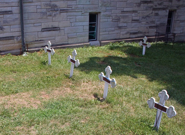 Thomas Merton's grave at the Abbey of Gethsemani, Photographer: Erik Eckel. Available via Wikimedia 